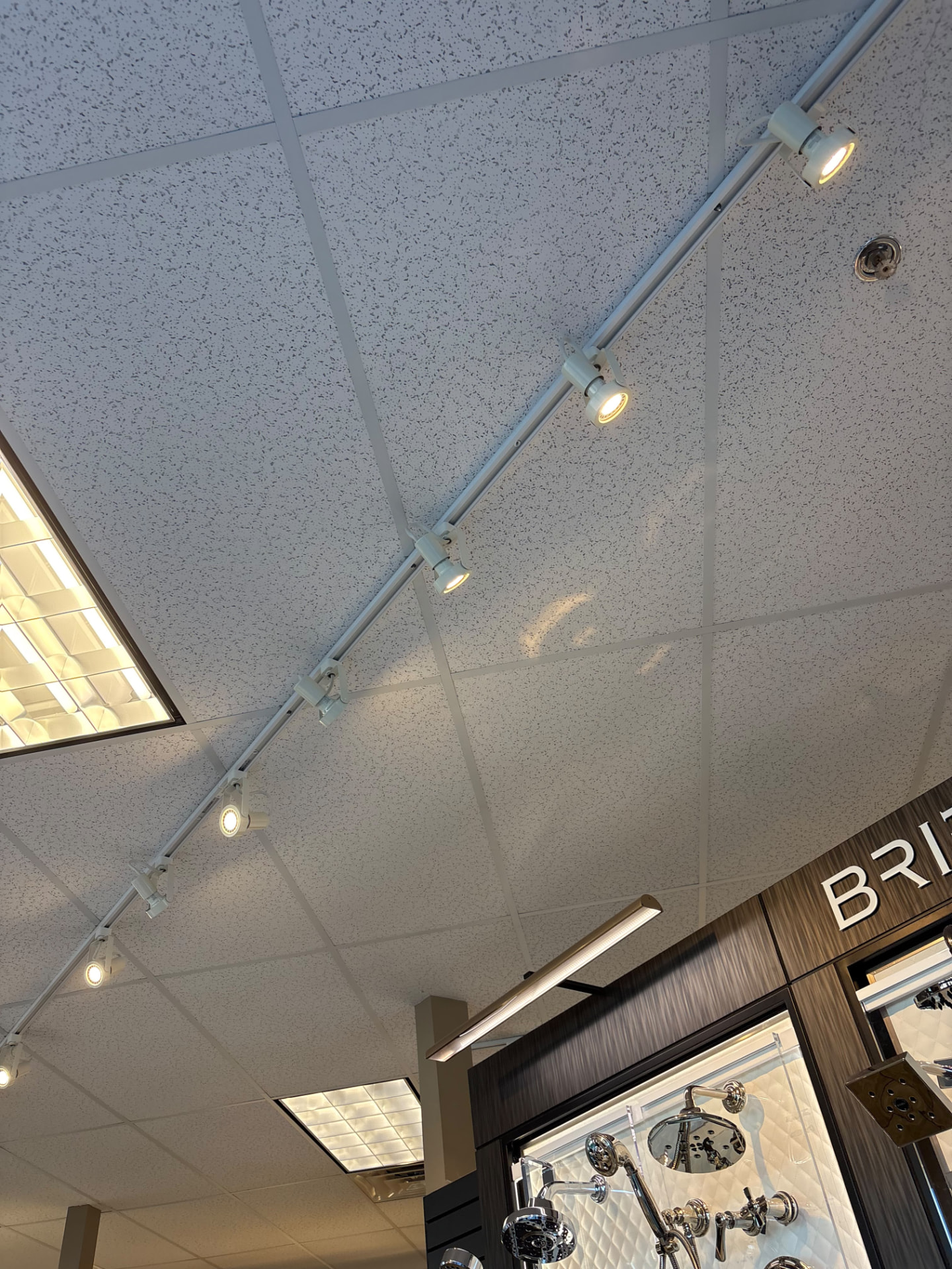 Commercial cleaning work photo 6 of 17